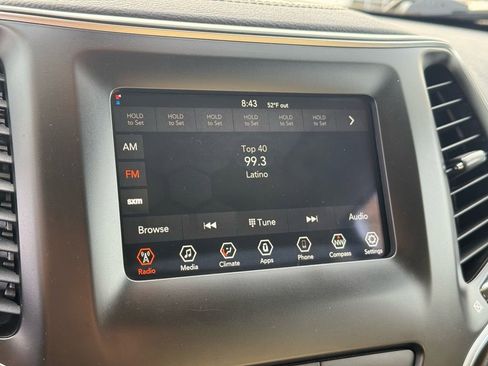 Used 2019 Jeep Cherokee Latitude w/ Popular Appearance Group image 26