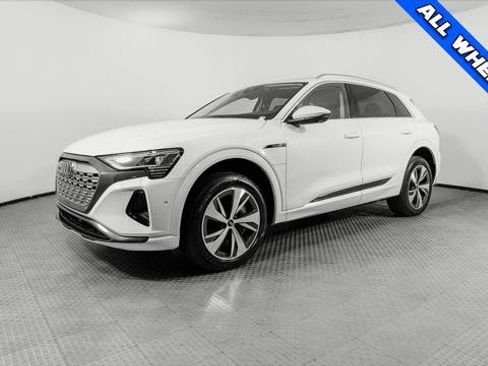 Used 2024 Audi Q8 e-tron Premium Plus w/ Premium Plus Package AWD/4WD image 2