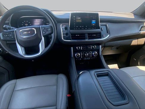 Used 2024 GMC Yukon XL SLT w/ SLT Luxury Package RWD image 16