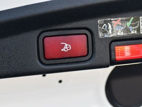 Used 2023 Mercedes-Benz E 450 4MATIC Cabriolet w/ AMG Line image 18