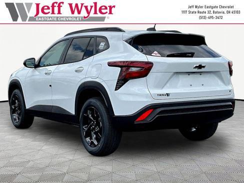 New 2026 Chevrolet Trax LT w/ Driver Confidence Package FWD image 4