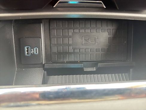 Used 2021 Ford Expedition XLT image 19