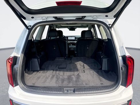Used 2025 Kia Telluride S AWD/4WD image 21