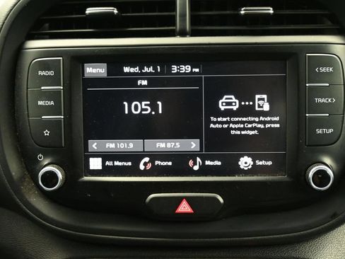 Used 2023 Kia Soul LX w/ Option Group 015 FWD image 17