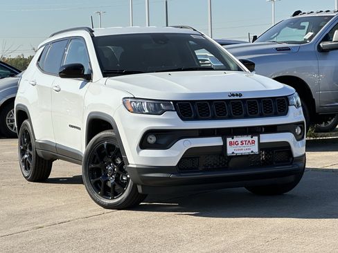 New 2026 Jeep Compass Latitude image 2