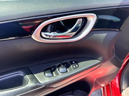 Used 2018 Nissan Sentra SV w/ Premium Package (P01) FWD image 9