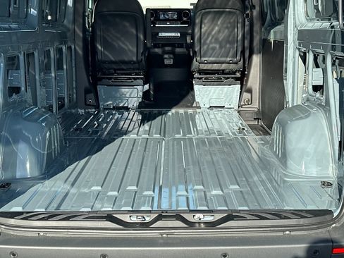 Used 2026 Mercedes-Benz Sprinter 2500 image 16