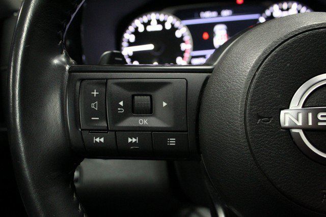 Used 2025 Nissan Pathfinder SV FWD image 25
