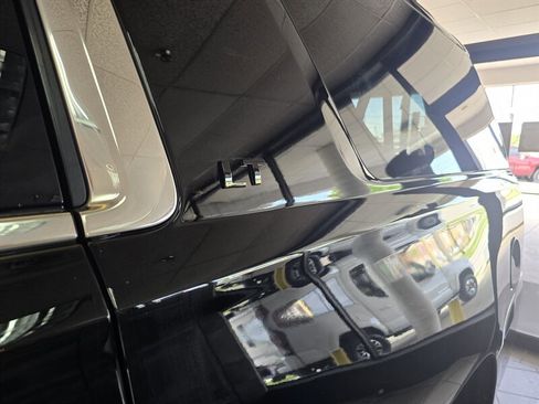 Used 2015 Chevrolet Suburban LT AWD/4WD image 34
