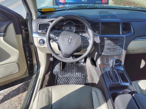 Used 2013 Lincoln MKS AWD image 10