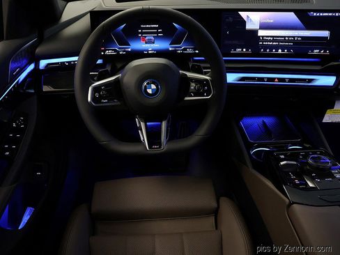 New 2026 BMW 550e xDrive w/ Premium Package AWD/4WD image 15