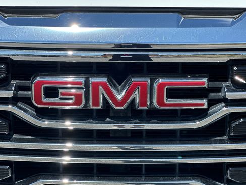 Used 2024 GMC Sierra 1500 SLT image 44