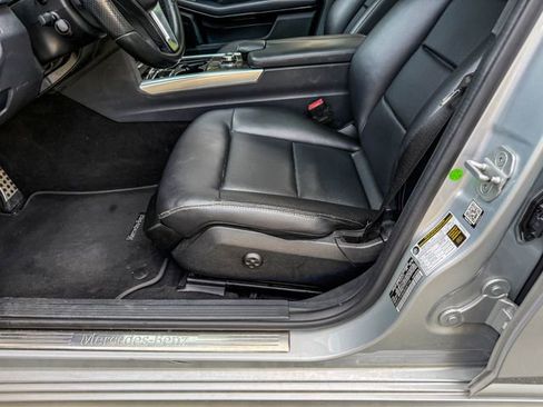 Used 2016 Mercedes-Benz E 350 Sedan image 23