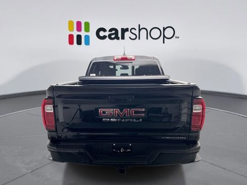 Used 2024 GMC Canyon Denali image 4
