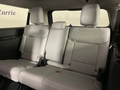 New 2026 Ford Expedition Max Platinum AWD/4WD image 17
