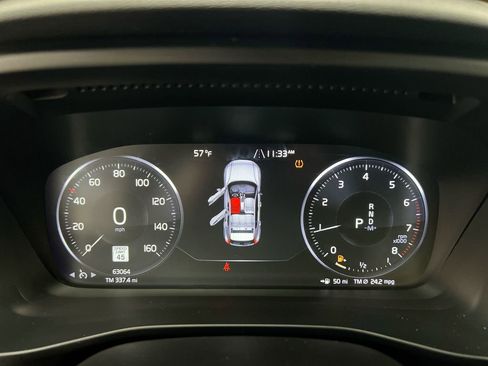 Used 2021 Volvo XC40 T5 R-Design w/ Climate Package image 12