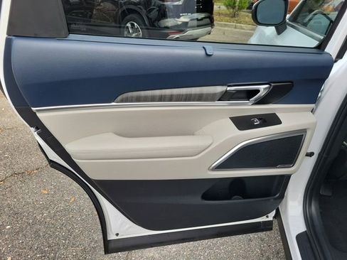 Used 2025 Kia Telluride EX image 30