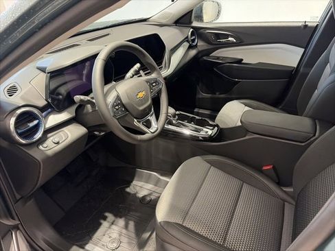 New 2026 Chevrolet Trax LT w/ Driver Confidence Package image 8