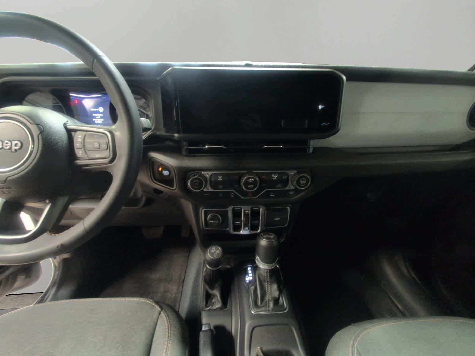 Used 2024 Jeep Wrangler Unlimited AWD/4WD image 11