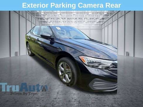 Used 2024 Volkswagen Jetta SE FWD image 4