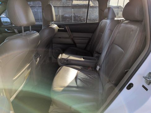 Used 2010 Toyota Highlander Limited AWD/4WD image 26