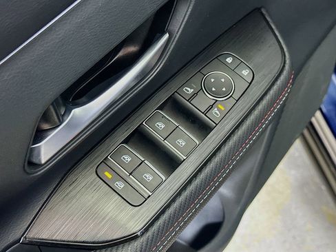 Used 2025 Nissan Kicks SR w/ Interior Electronics Package image 20