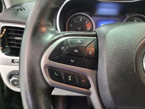 Used 2019 Jeep Cherokee Limited image 29