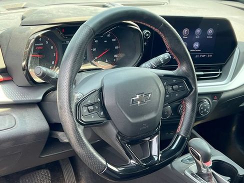 Used 2024 Chevrolet Trax RS w/ Driver Confidence Package FWD image 2