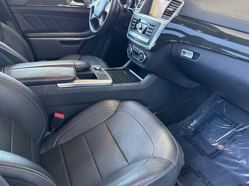 Used 2015 Mercedes-Benz GL 550 4MATIC image 20