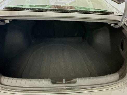 Used 2025 Hyundai Elantra SEL image 31