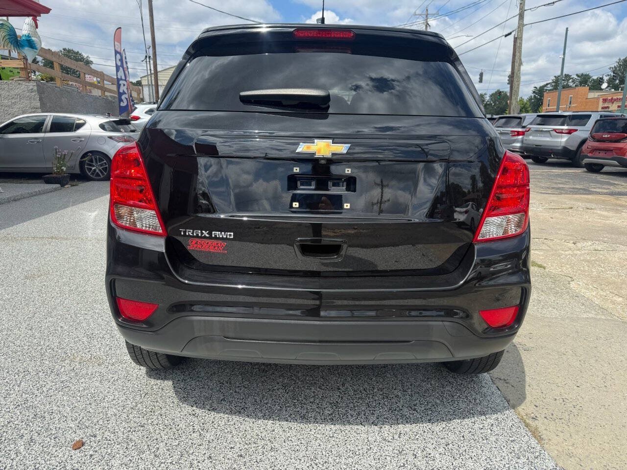 Used 2022 Chevrolet Trax LS w/ Tint and Cruise Package AWD/4WD image 3