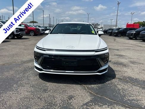 Used 2025 Hyundai Sonata SEL FWD image 8