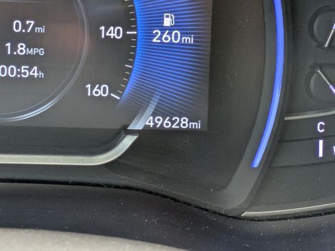 Used 2019 Hyundai Santa Fe SEL FWD image 27
