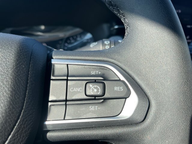Used 2024 Jeep Compass Latitude AWD/4WD image 30