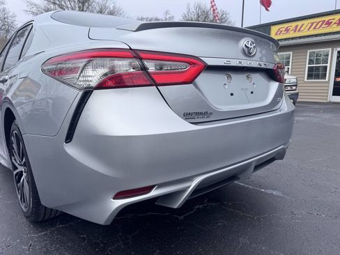 Used 2018 Toyota Camry SE image 16