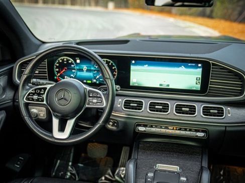 Used 2022 Mercedes-Benz GLS 450 4MATIC image 34
