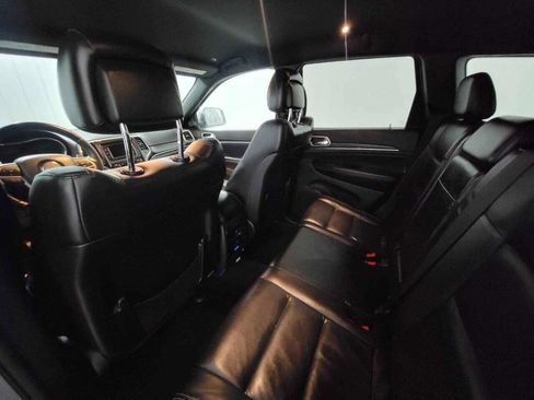 Used 2017 Jeep Grand Cherokee Limited image 22