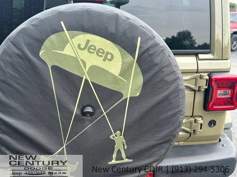 Used 2025 Jeep Wrangler Unlimited Sport S 4xe AWD/4WD image 5
