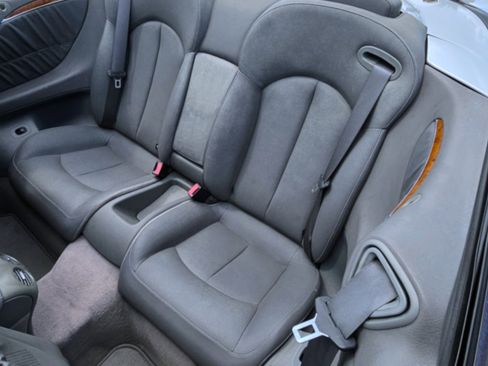 Used 2009 Mercedes-Benz CLK 350 Cabriolet w/ Appearance Pkg image 14