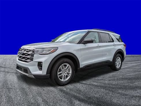 Certified 2026 Ford Explorer Active w/ Active Comfort Package RWD image 8