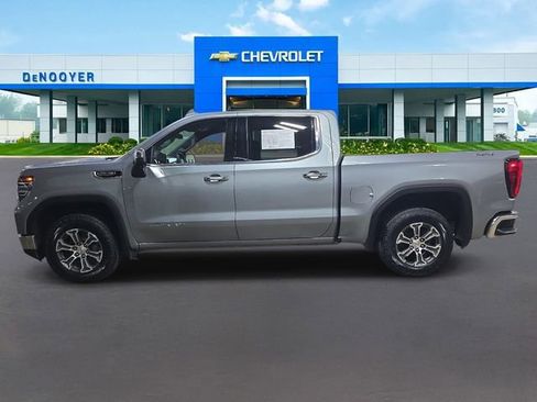 Used 2024 GMC Sierra 1500 SLT AWD/4WD image 12