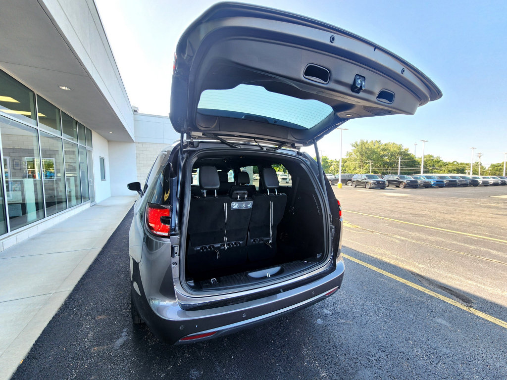 Used 2021 Chrysler Pacifica Touring-L w/ Premium & Safety Sphere Group FWD image 48