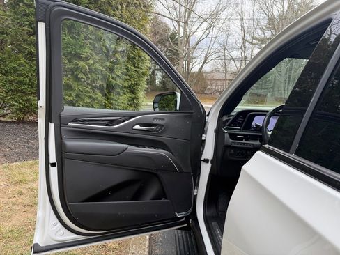 Used 2023 Cadillac Escalade Sport w/ LPO, ONYX Package image 10