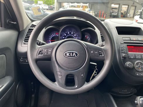 Used 2012 Kia Soul FWD image 20