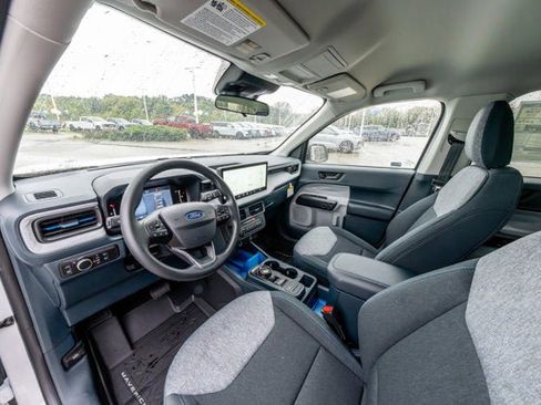 New 2025 Ford Maverick XLT image 30