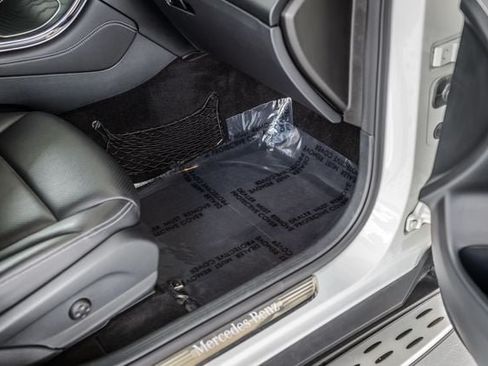 Used 2019 Mercedes-Benz GLC 300 image 42