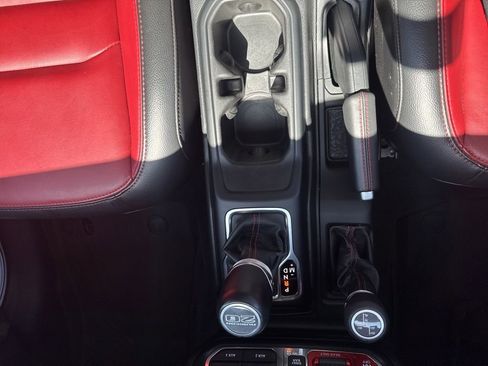 Used 2023 Jeep Wrangler Unlimited Rubicon 4xe AWD/4WD image 25