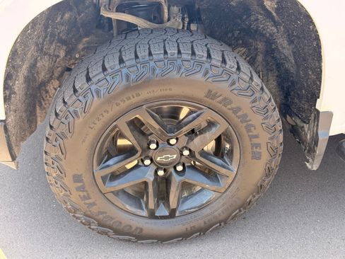 Used 2024 Chevrolet Silverado 1500 LT Trail Boss w/ Protection Package AWD/4WD image 7