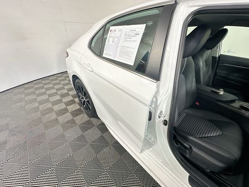 Used 2023 Toyota Camry SE w/ Convenience Package FWD image 28