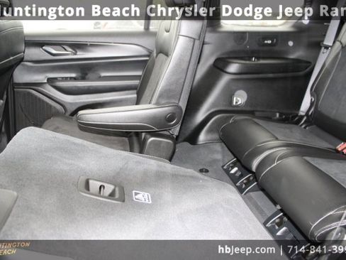 Used 2025 Jeep Grand Cherokee L Altitude image 43